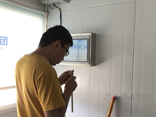 10個(gè)粉料倉(cāng)的攪拌站用哪種料位計(jì)測(cè)量系統(tǒng)？