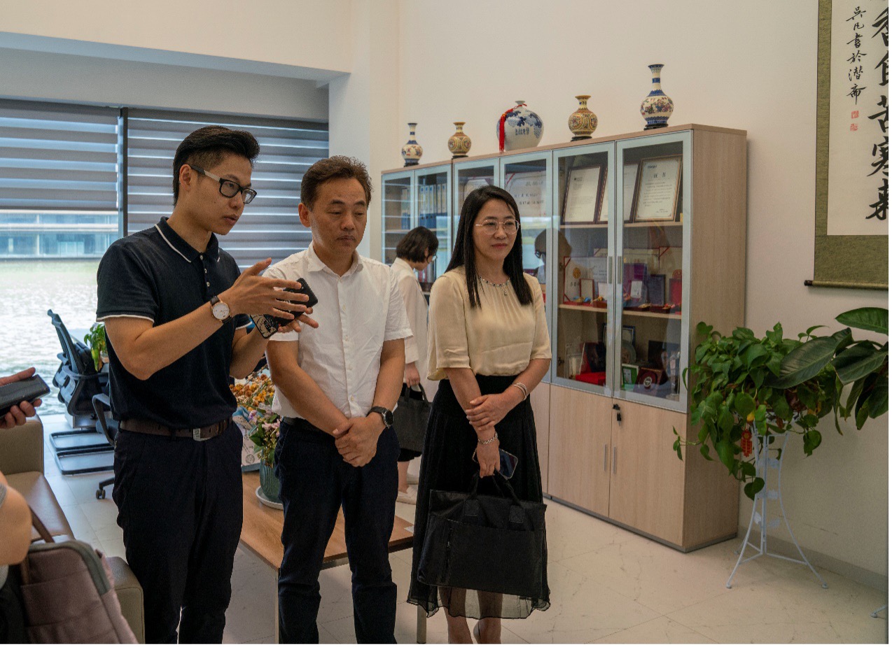 1657977517937026993.jpg 2.jpg